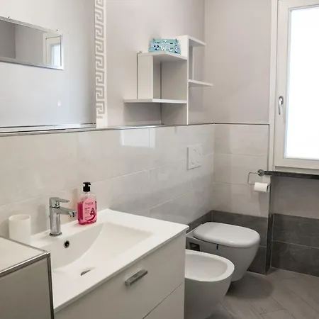 800m To The Beach, Private Parking - Sunny Apartmán