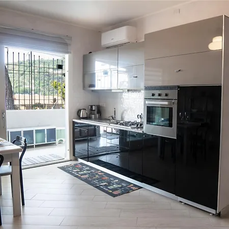 800m To The Beach, Private Parking - Sunny Apartmán Pietra Ligure
