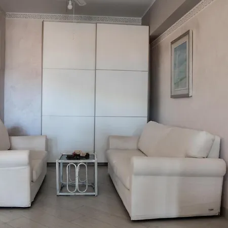 800m To The Beach, Private Parking - Sunny
