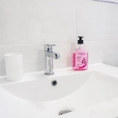 800m To The Beach, Private Parking - Sunny Apartmán
